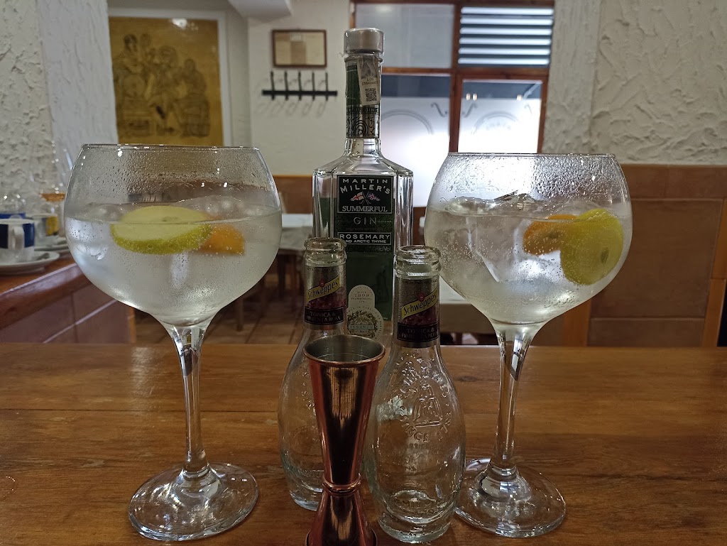 Meson El Quijote — Comida y bebida