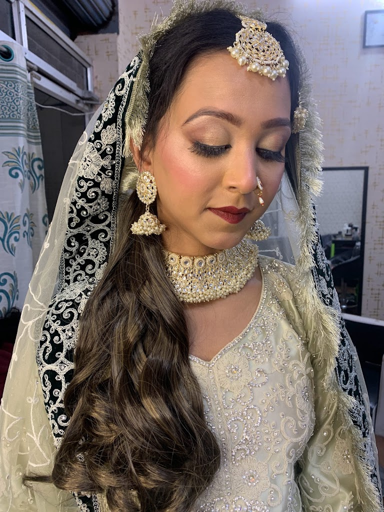 Saundarya Beauty Parlour By Saroj Sahu