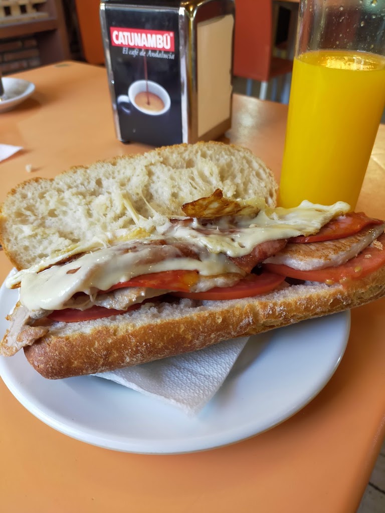 Bar Navinco — Comida y bebida