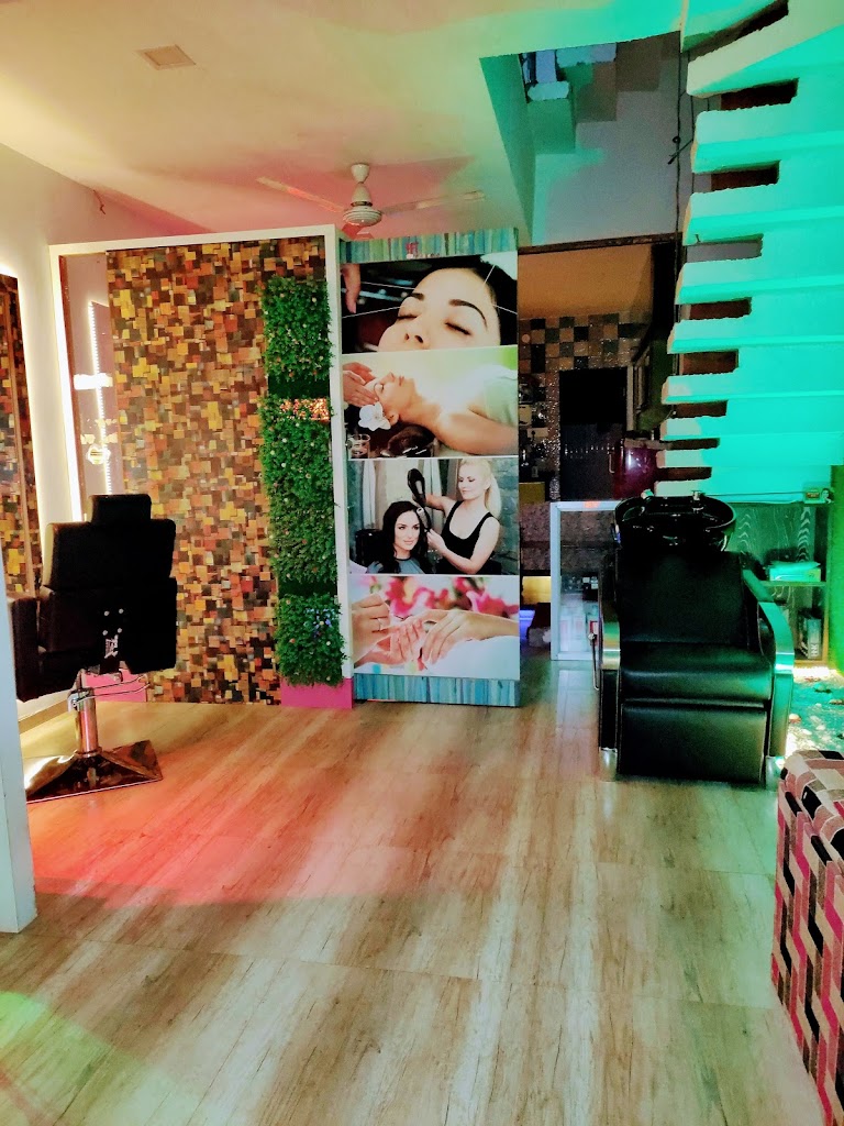 Eakveera Beauty Parlour Studio