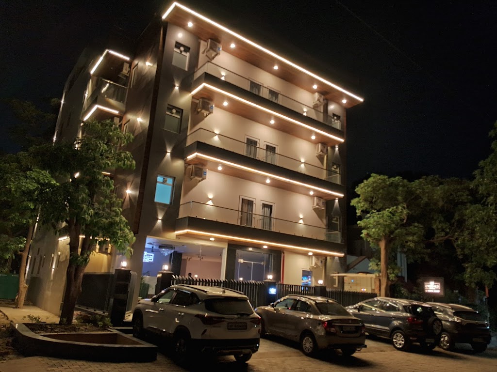 Emerald Suites