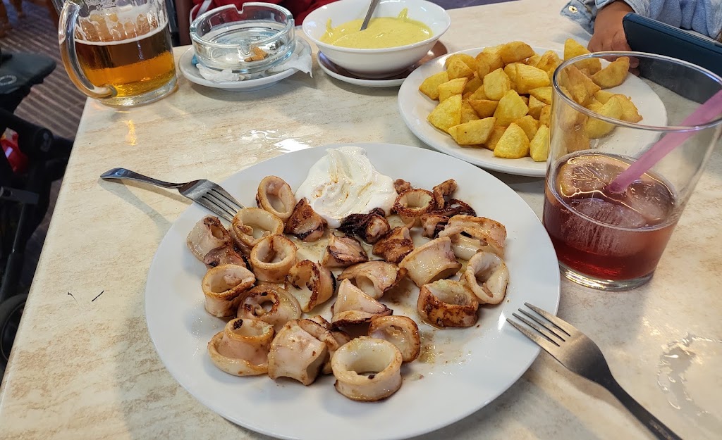 Bar Criollo — Comida y bebida