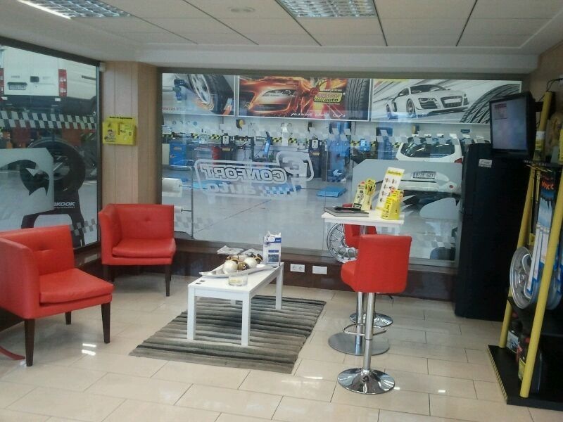 Confortauto Mecanica - Neumaticos Soledad — Interior