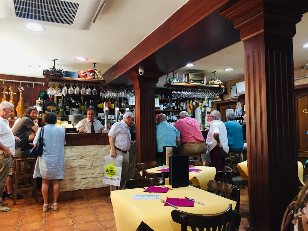 Toral Bar Cafeteria — Ambiente