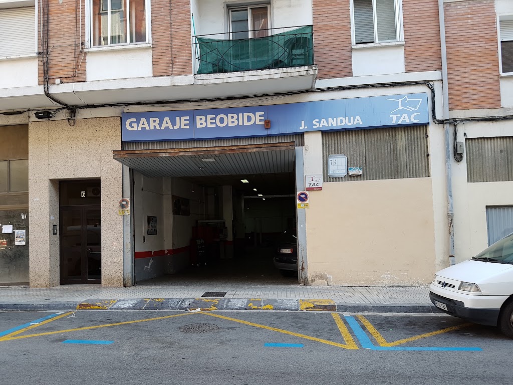 Garaje Beobide — Exterior