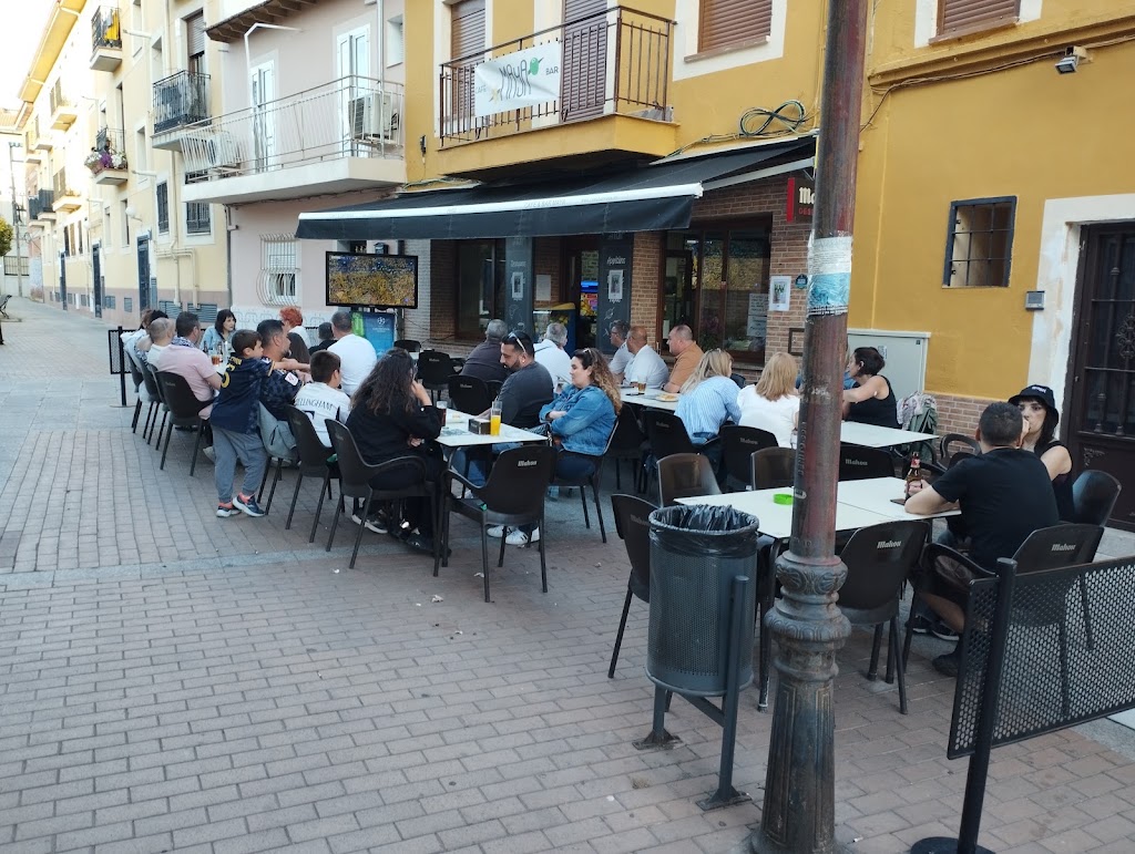 Cafe & Bar Maya — Ambiente