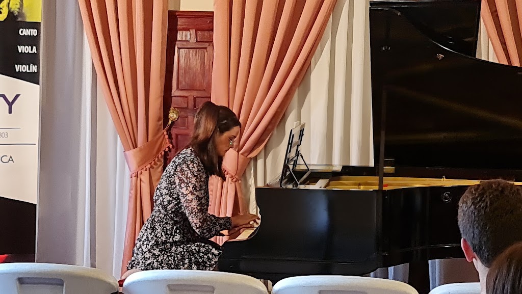 Escuela de Musica Trinity-Orotava — Piano