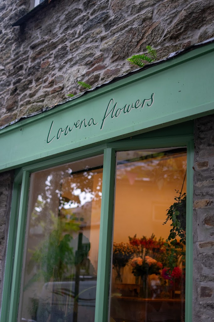 Lowena Flowers