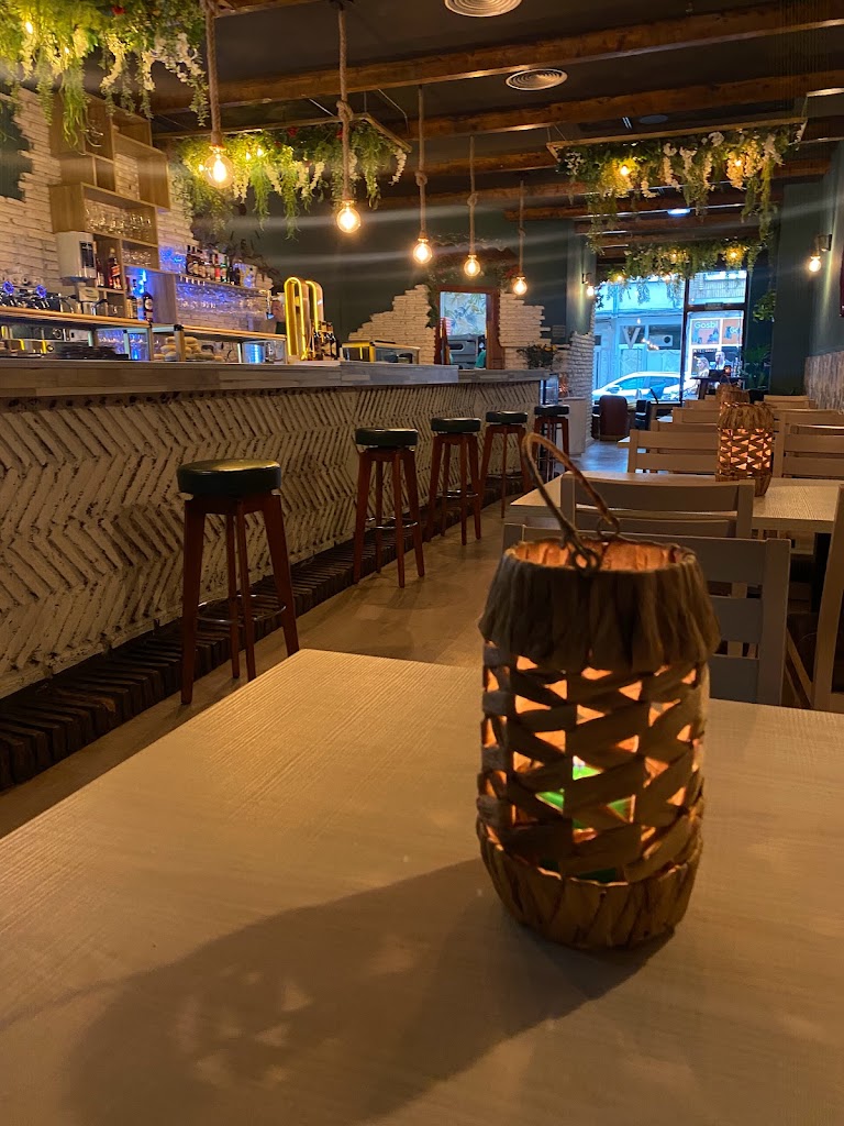 Vesta Restobar & Pizzeria — Ambiente