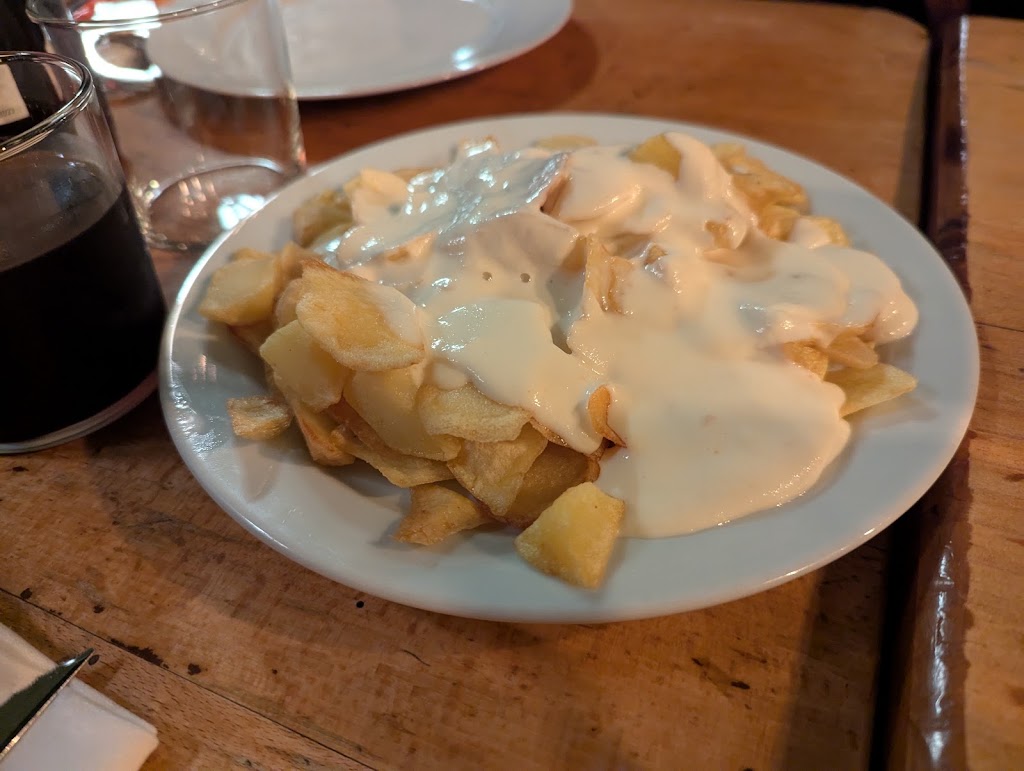 La Cuineta d'en Persi — Comida y bebida