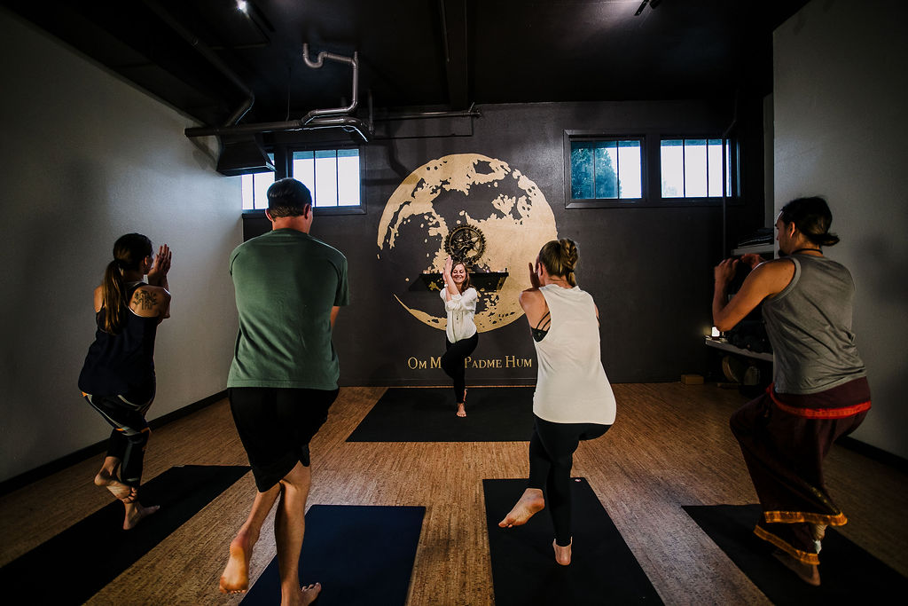  Asana Yoga & Ayurveda