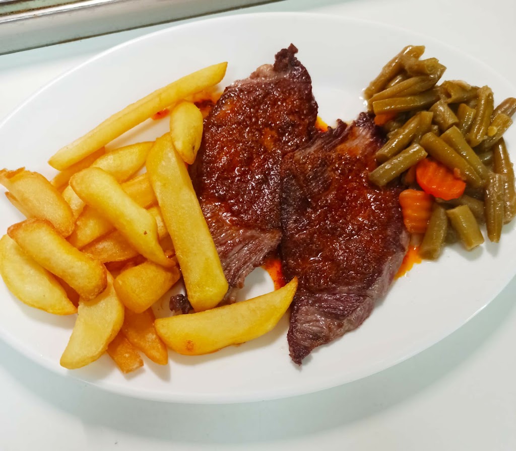 Bar restaurante Hermanos Garrido S.C. — Comida y bebida