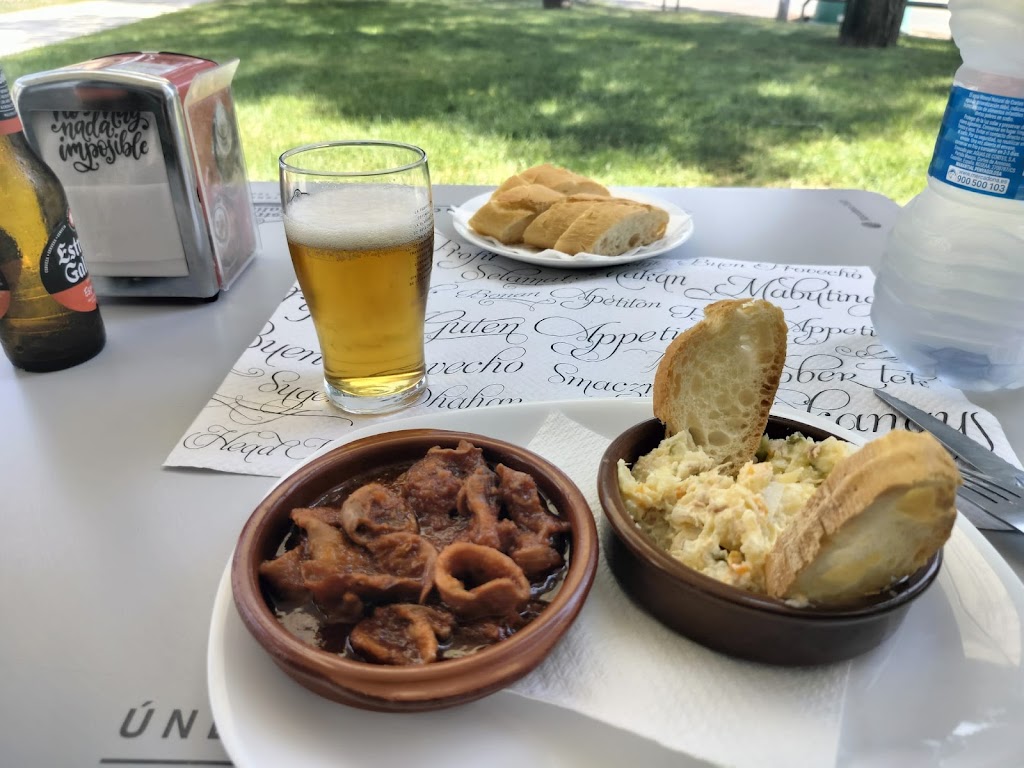 Bar Las Hermanas — Comida y bebida