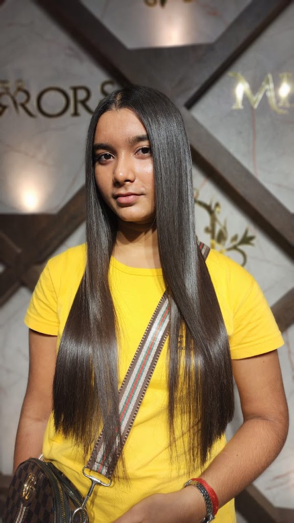 Mirrors Luxury Salon