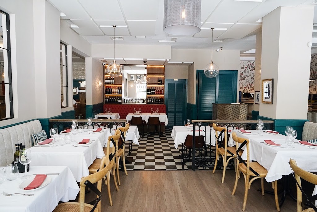 Ristorante Pummarola — Ambiente