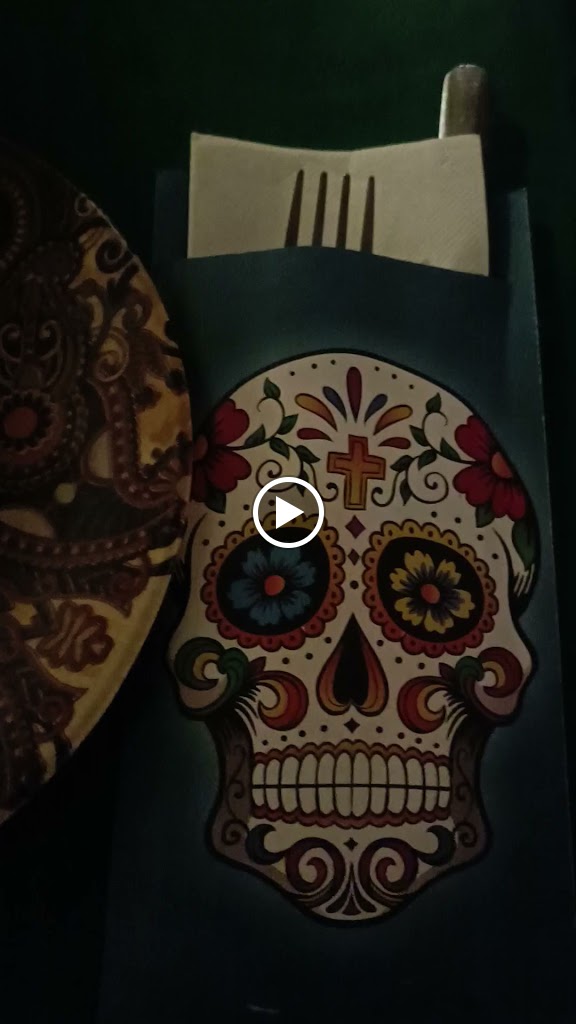 Restaurante Los Manitos — Videos