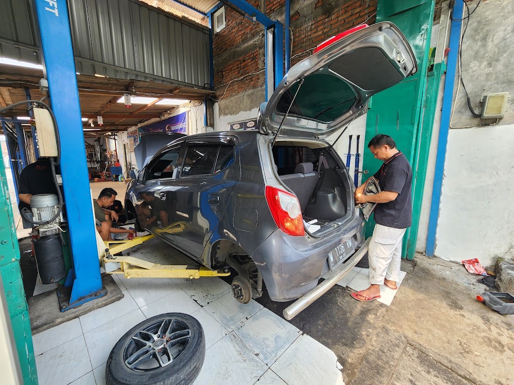 BENGKEL MOBIL NANDAR