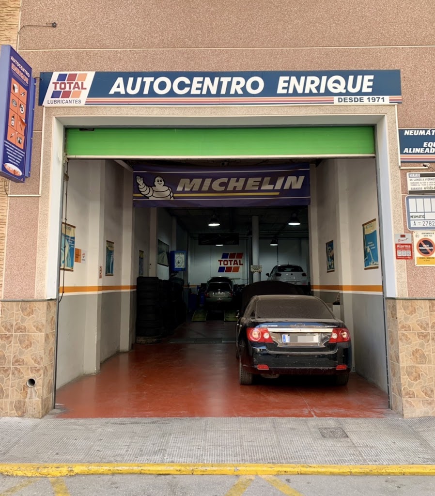 Taller Autocentro Enrique — Exterior