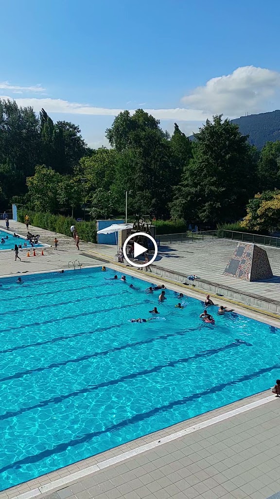 Piscina Publica Municipal "Aranzadi" de Pamplona. — Piscina