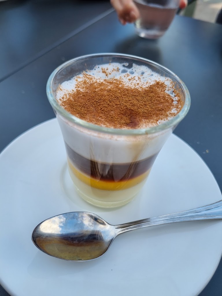 Surf Bar (the best coffee on the island) — Cafe