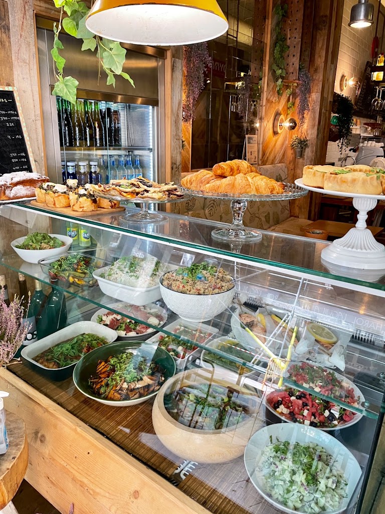 NOTI - Specialty Coffee Roasters & Kitchen — Comida y bebida