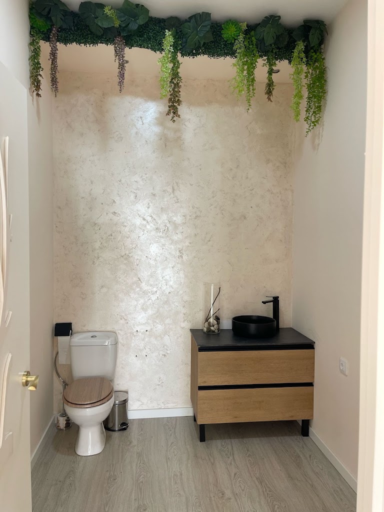 Ross Beauty — Interior
