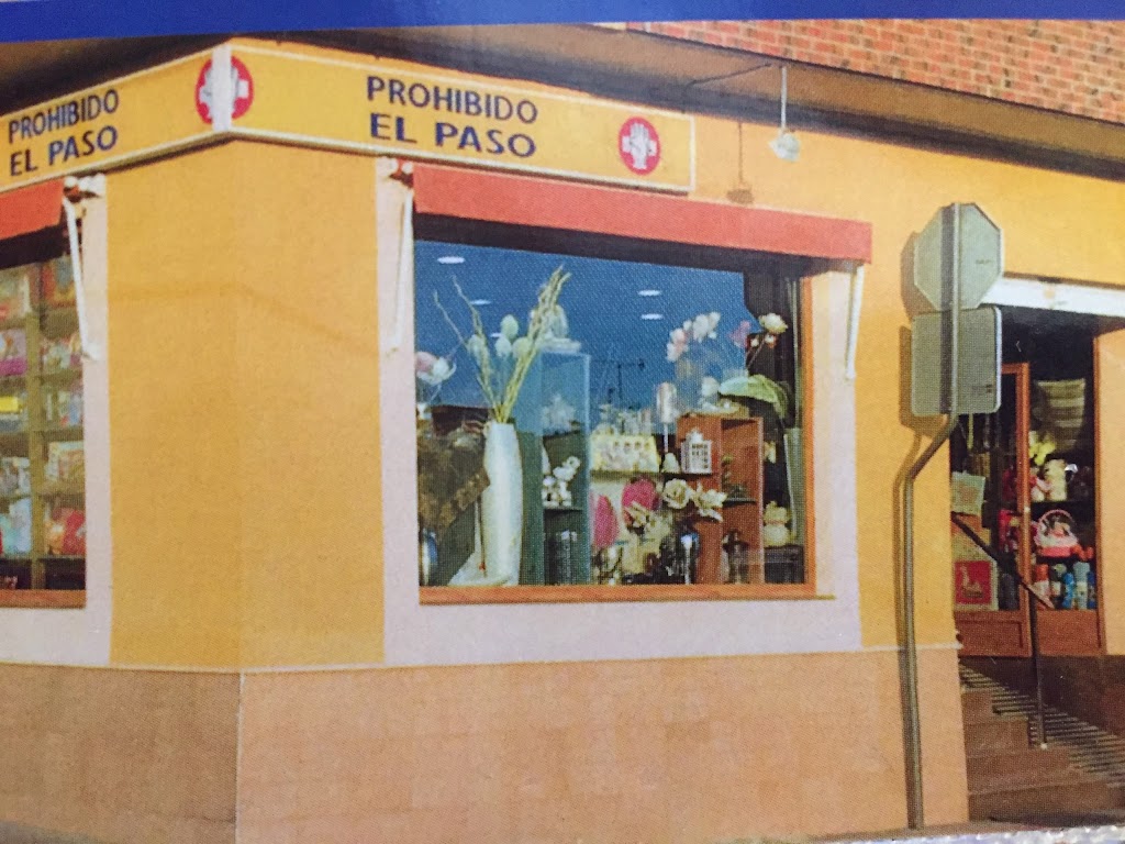 Prohibido El Paso Regalos en Aguilas