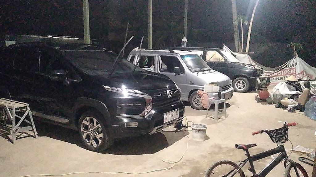 BENGKEL CAT MOBIL & REPAIR BODY "ZAKARIA"jldermojoyo kacangan nganjuk,
