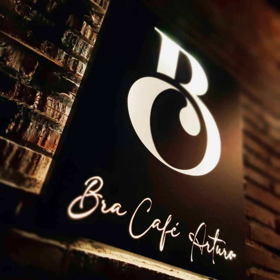 Bra Cafe Arturo — Del propietario