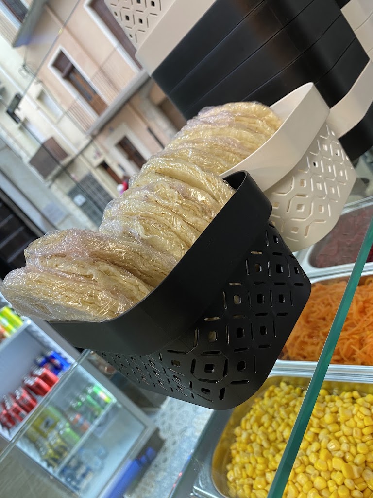 Aladin kebab chill out — Comida y bebida