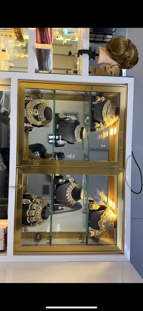 Roop Nikhar Beauty Parlour