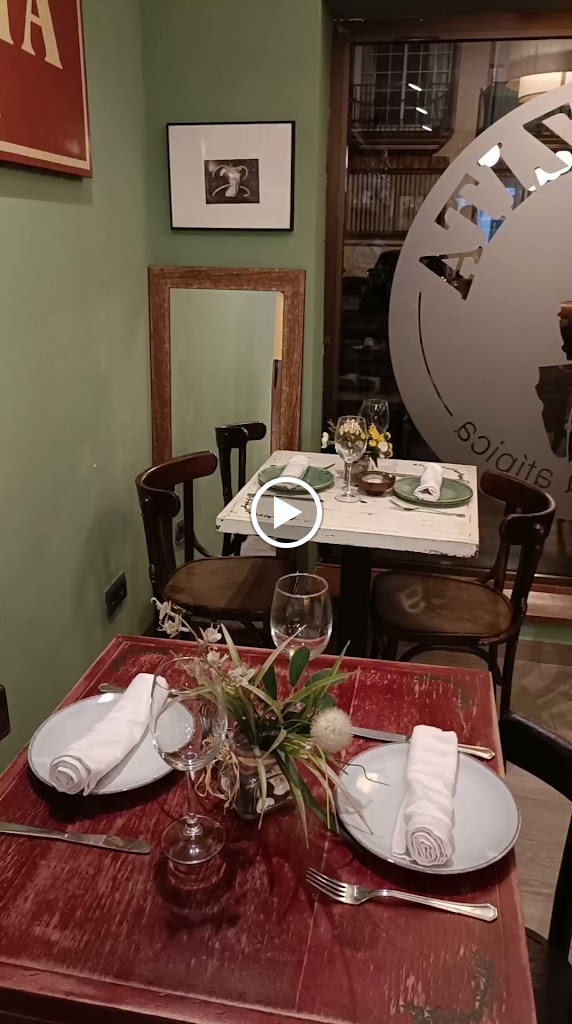 Taberna Atipica La Plazita — Videos