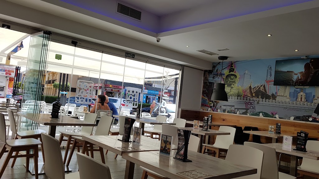padthaiwok Fuengirola — Ambiente