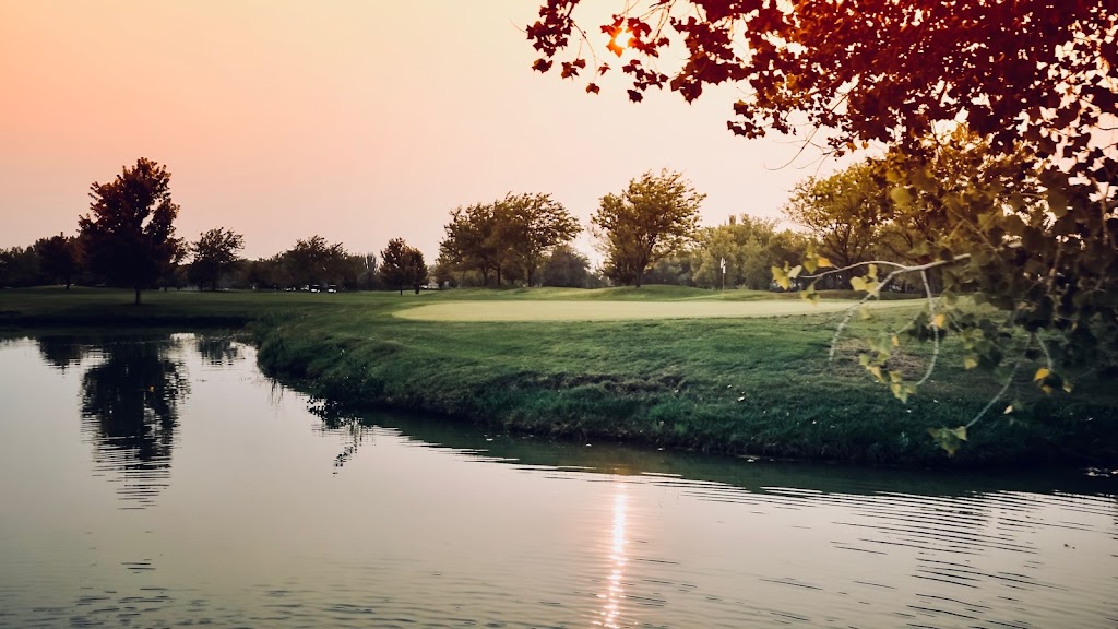  Lakeside Golf Course