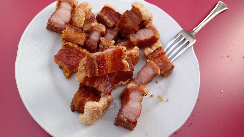 Bar cerveceria El Trebol — Comida y bebida