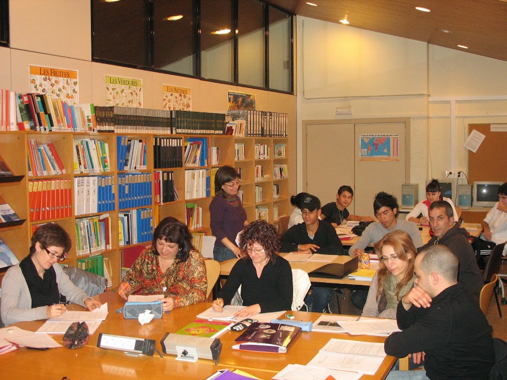 Centre de Formacio d'Adults Les Bernardes — Edificio