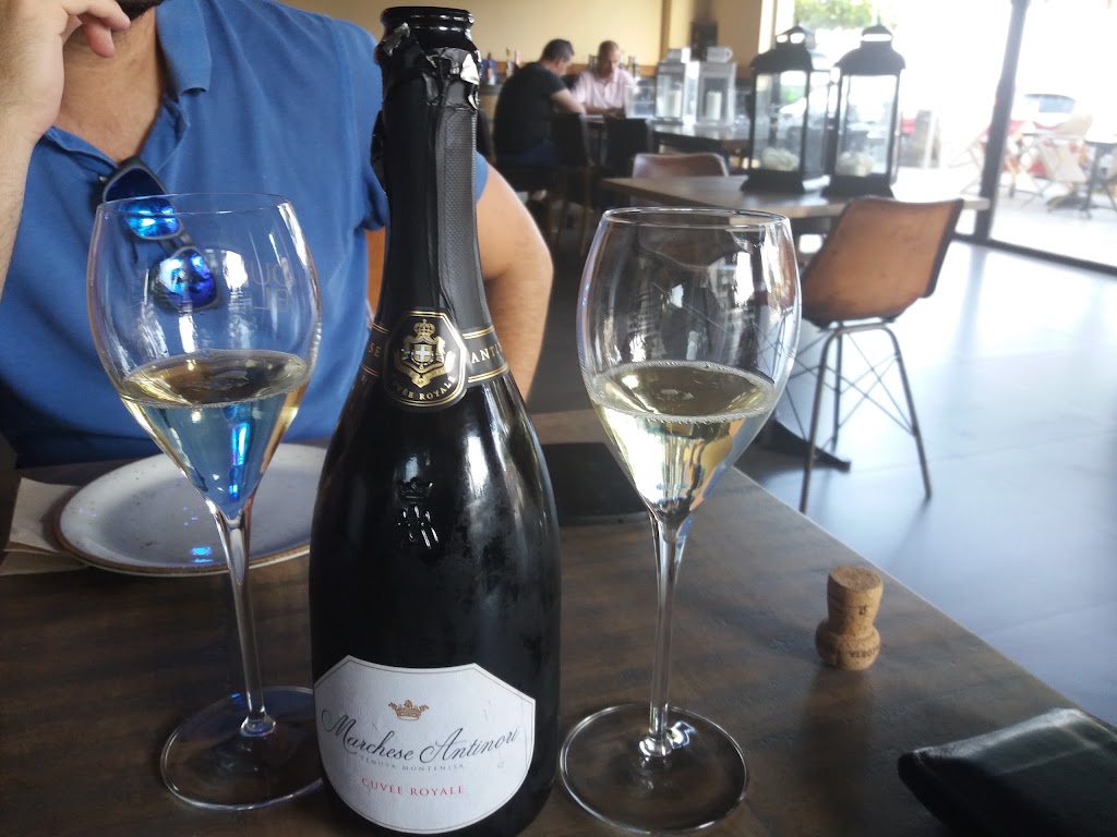 Tintorera Wine Restaurant — Champan