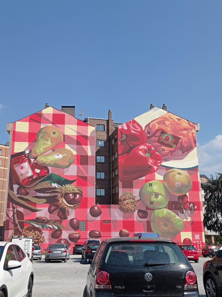 Aparcamiento solar antiguo cuartel de la Guardia Civil