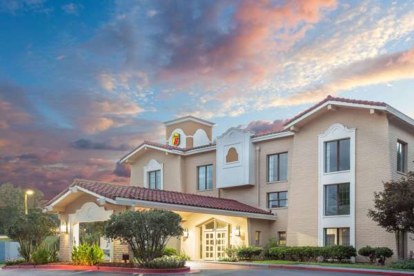 Super 8 by Wyndham Austell/Six Flags - Hotel in Austell , United States of America