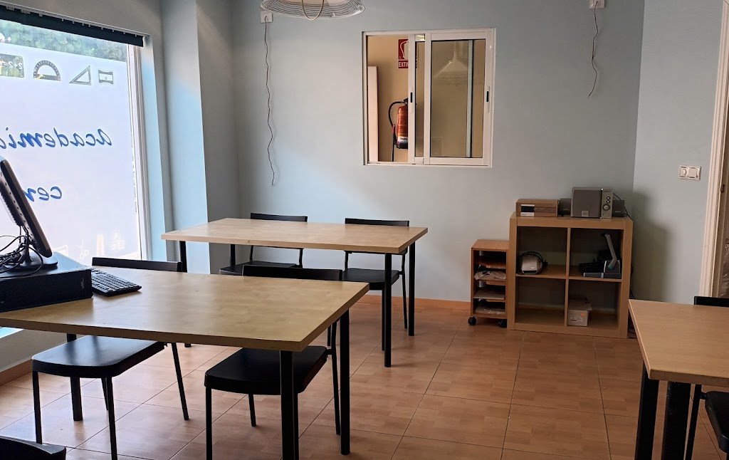 Academia Carmina. Clases de apoyo y campamento urbano