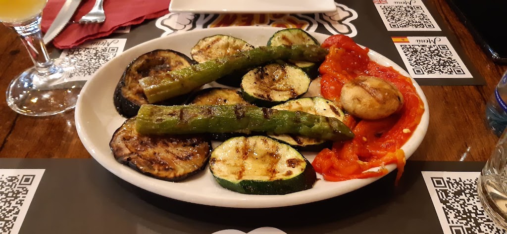 Parrillada Pizzeria Todo Bien — Comida y bebida