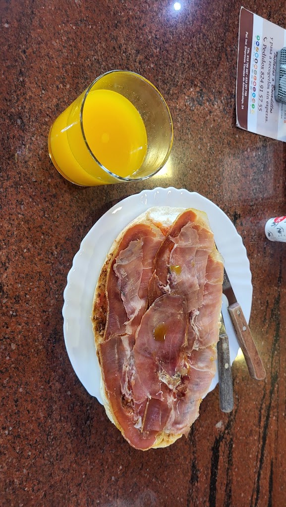 Cafe-Bar El Otro Sitio — Jamon