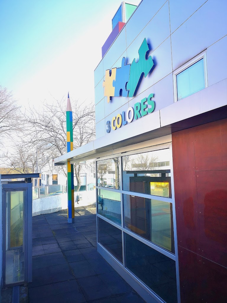 GUARDERIA TRES COLORES