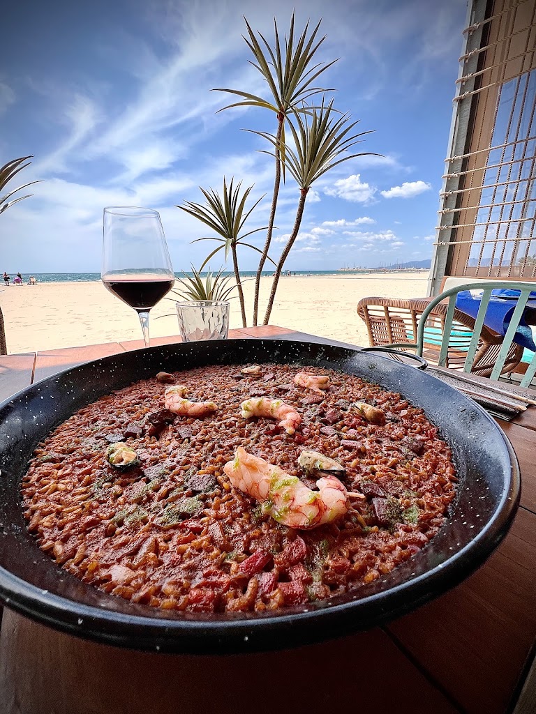 Kai Beach Club Cambrils — Comida y bebida