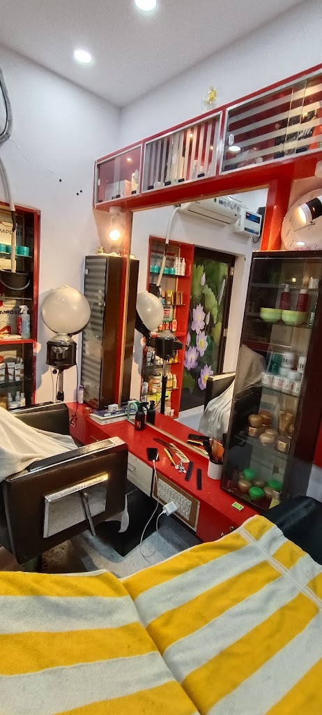 Lady Care Beauty Parlour And Spa