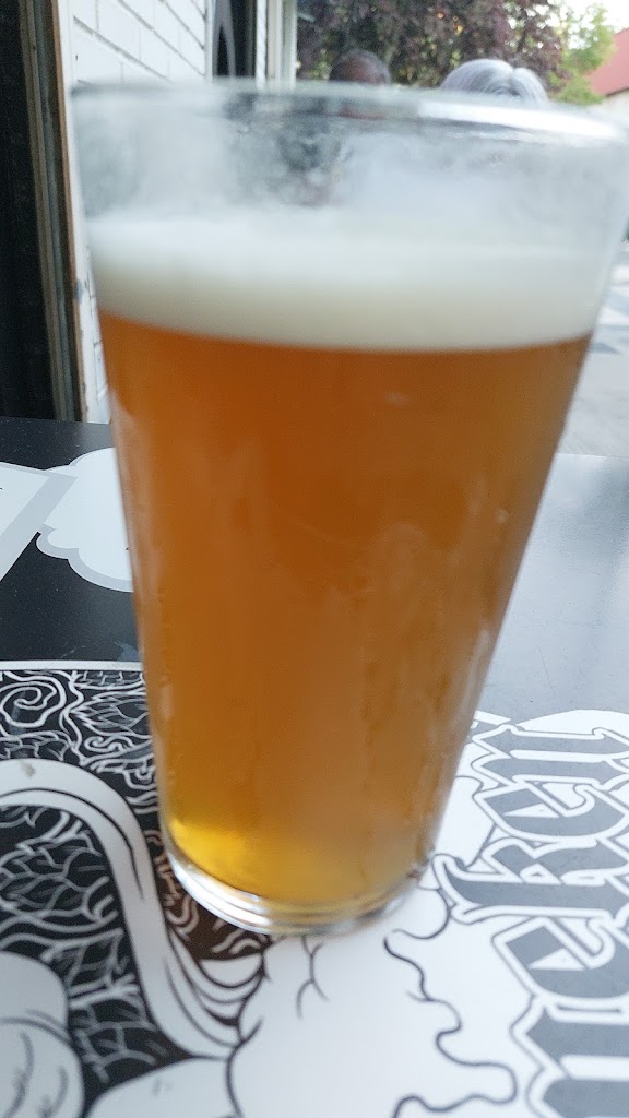Biribil Brewing — Comida y bebida