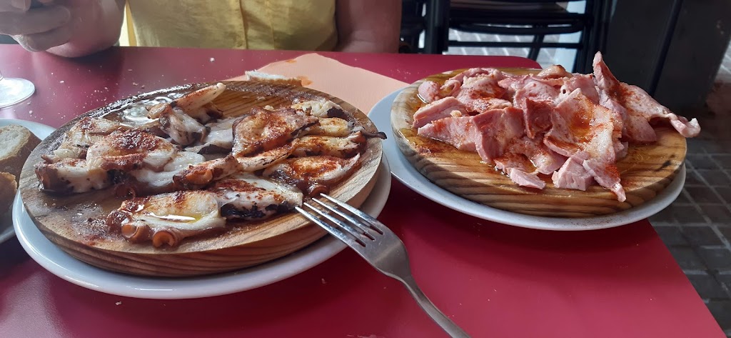 Cafe Bar Las Columnas — Comida y bebida