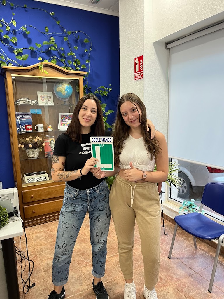 Autoescuela Doble Mando Orihuela — Del propietario
