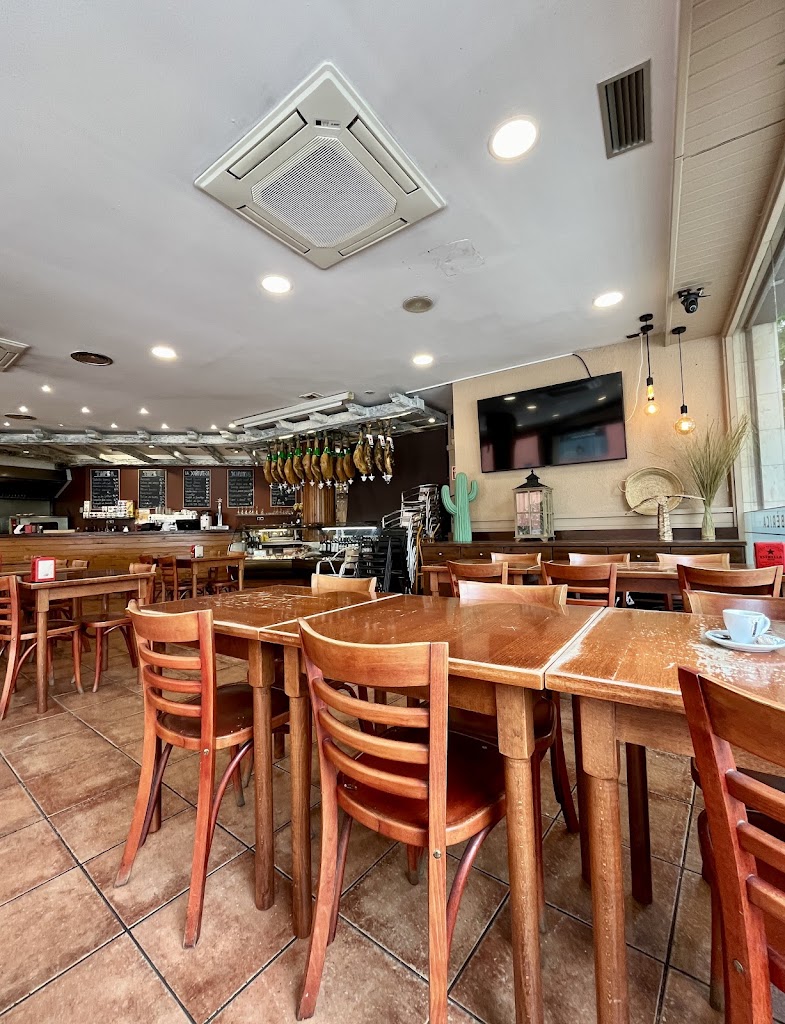 La Tapa Iberica — Ambiente