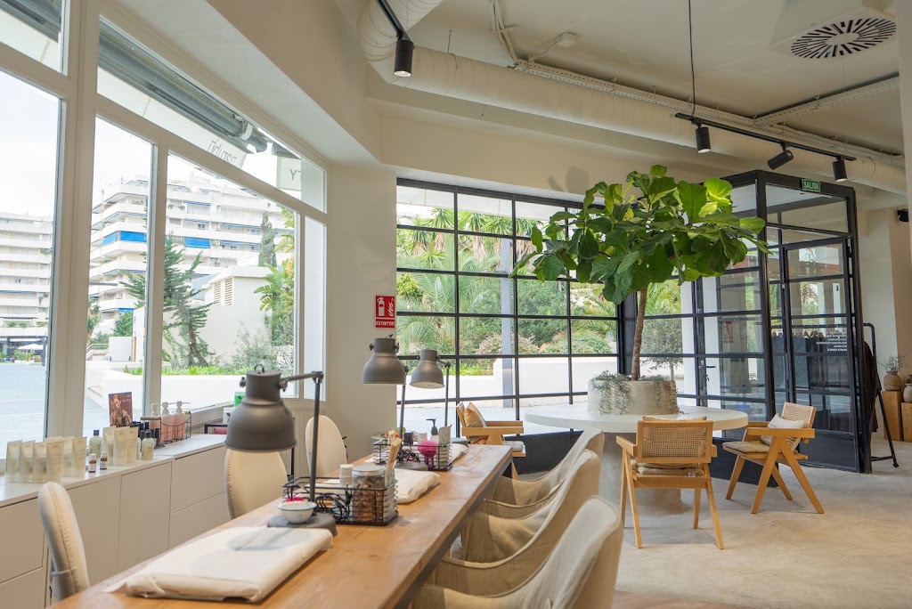 Narybu Hair & Beauty - AVEDA Organic Beauty salon- — Interior